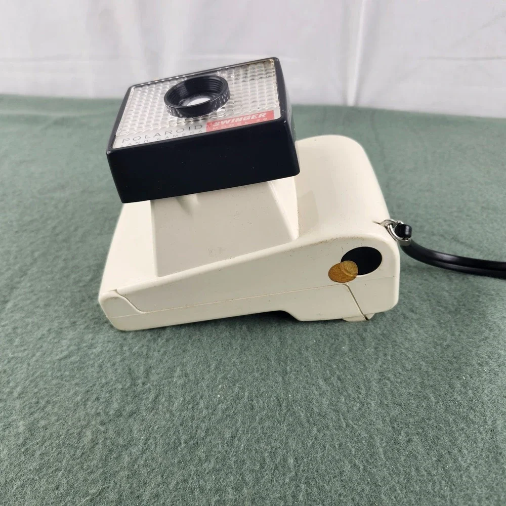 Vintage Polaroid Swinger Model 20 Land Camera – 1960s – Retro Display‎ Piece
